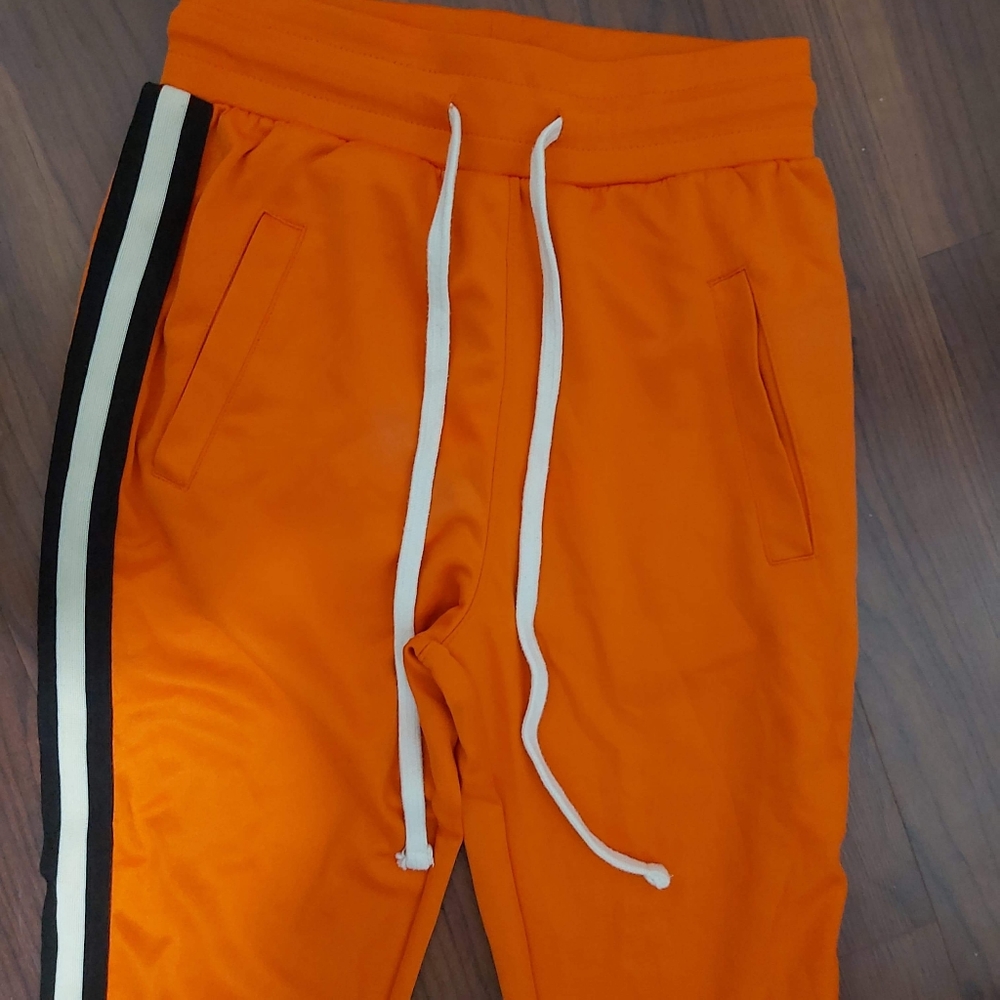 Jogger - Picture 3 of 3